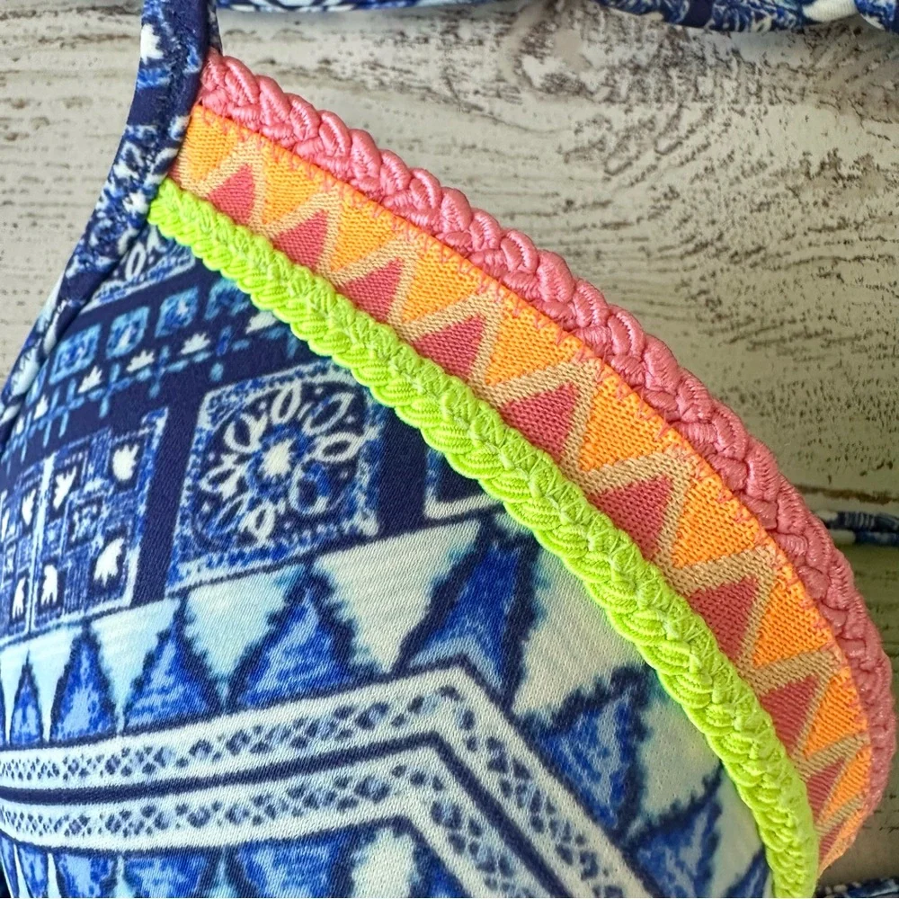 VICTORIA’S SECRET Boho Bandanna Print Embroidered Halter String Bikini 34C Med